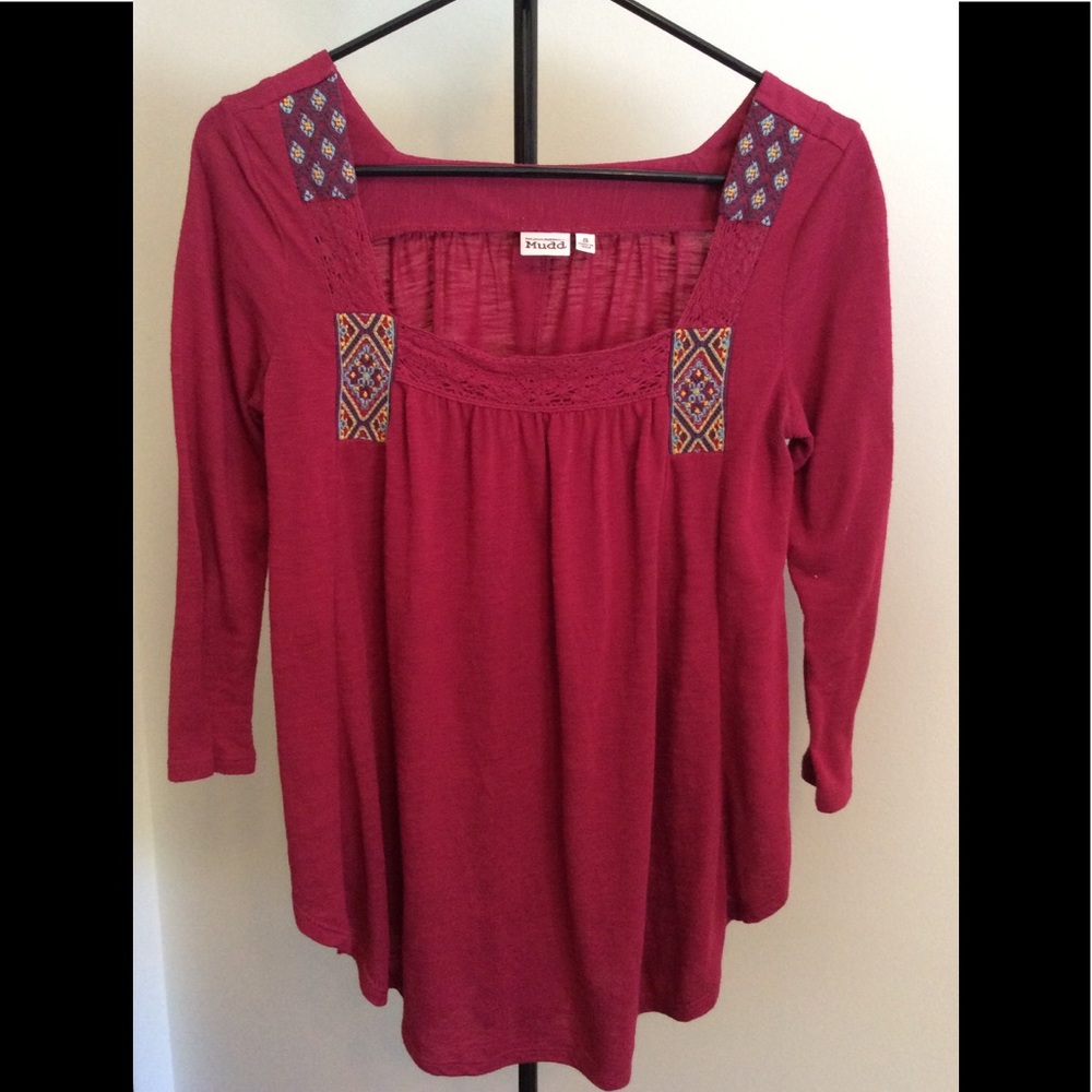 Maroon 3/4 sleeve shirt